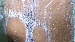 Amateur young teen solo masturbation on her livingroom