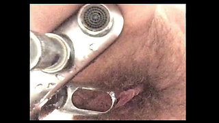 Humping faucet and bathtub edge
