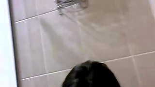 Masturbating solo babe loves her toys