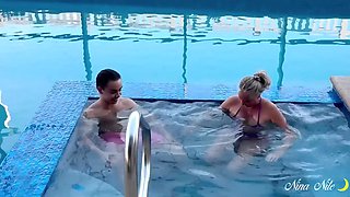 Nina Starr Nina Nite shows her cub some poolside moves - Nina
