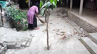 Desi Aunty Gets Anal Fuck in the Yard - Tight Pussy Doggy Style - Indian Mature Sex