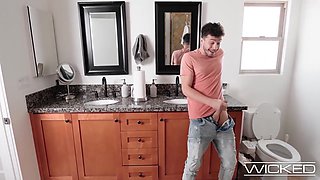 Apollo Banks And Payton Preslee - Curvy And Thick Getting Backshots From