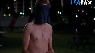 Danneel Ackles Uber-sexy Vignette in One Tree Hill