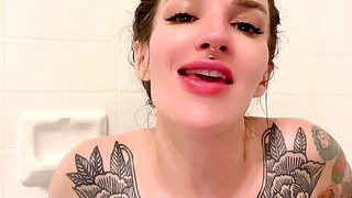 Cute amateur brunette naughty in solo jerking show on camera