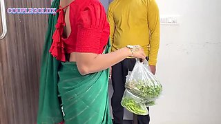 Sexy Indian Bhabhi Komal Forgets Pumpkin - Hot Desi Village Amateur Handjob & Creampie