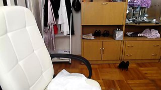 Cumshot amateur MILF suck and jerks dude in the bedroom