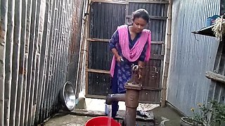 Bangladeshi Village Teen 18yo Bathroom Boobs Show - Homemade Desi Girl