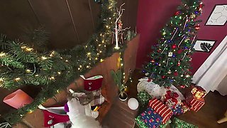 VR Fuckers: 3 Nubile Honies Blow and Drill Santa’s Yam-sized Shaft in Gonzo Bi-curious Christmas 4 way