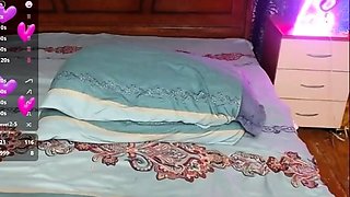 Amateur Webcam Teen Flashes Masturbates