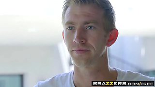 Brazzers - sex industry stars like it big - porno star in the pool gig starring Monique Alexander and Danny D