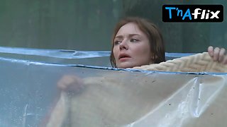 Karina Razumovskaya Orbs Gig in Zdes Vse Svoi