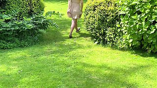 Cheeky Garden Walk off Flash