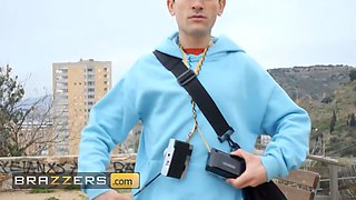 Brazzers - exhibitionist Jada Sparks meets tourist jordi in public & determines to get a supreme dosage of fucking with him