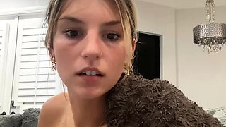Amateur Teen Dances and Teases Solo on cam