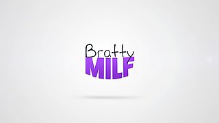 Nude MILF Rachael Cavalli POV sex