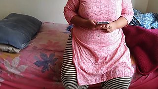 Gujrati Didi Phone Par (xxx Video) Dekh Rahi Thi, Jab Coti Bhai Akar Aur Unki Thapa Thap Gand Coda Or Fad Diya - Desi