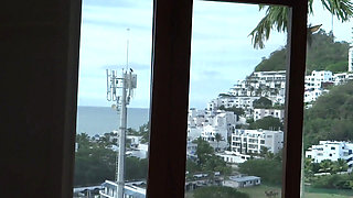 I Jerk off and Cum While Watching My Stepmother Put on a Bikini