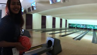 Bowling and blowjob from Thai MILF GF