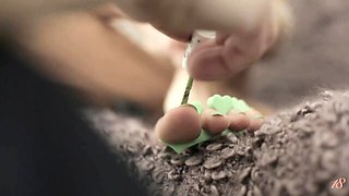 Dollish Pretty Face at anal video
