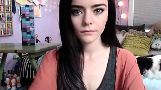 Brunette Solo Webcam Masturbation