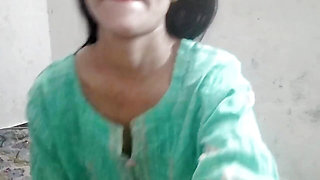 Indian college girl ko paise dekar pure kapde utar kar pel diya