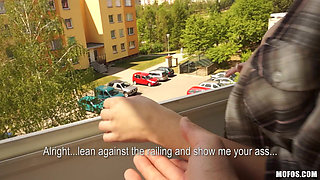 Pickups - Big Natural Rita Peach Gives Stranger a Handjob