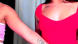 Sucking Clitoris While Skiing in Snow