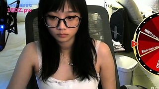 Pissing masturbating babe solo toy play
