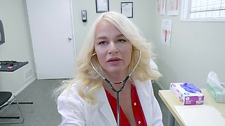 Blondie's seductive London river ride in HD