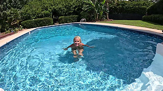 Super Hot MILF Tatiana Steele Gives Ian a POV BJ in the Pool