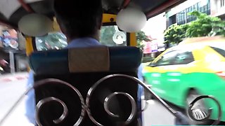 Thai amateur girl picked up in a Tuk Tuk