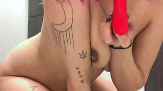 Hot milf fucking herself