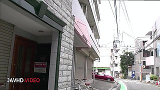 Yui Sakuras Steamy Asian Affair: Bj & Creampie Delight