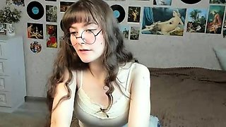 Amateur Webcam Teen Flashes Masturbates