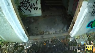 Hunt4k. red haired babe was really innocent to screw while gf was seeing