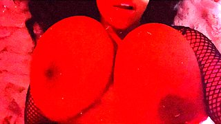 AMATEUR CHUBBY PLAYS WITH PUSSY BIG BOOBS