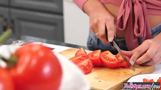 Twistys - food fight nail - Gina Valentina,Donnie Rock